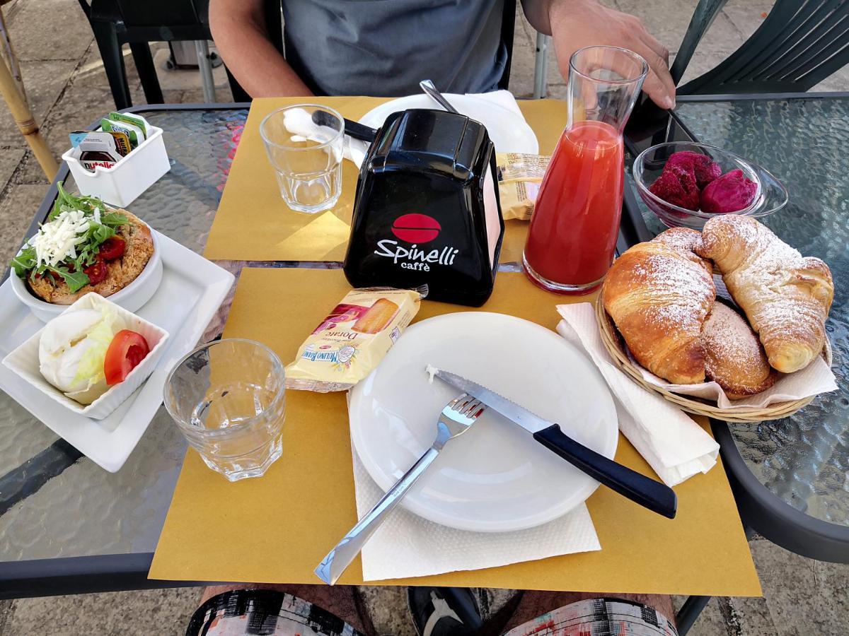 B&B Villa Gallipoli Alojamento de Acomodação e Pequeno-almoço *